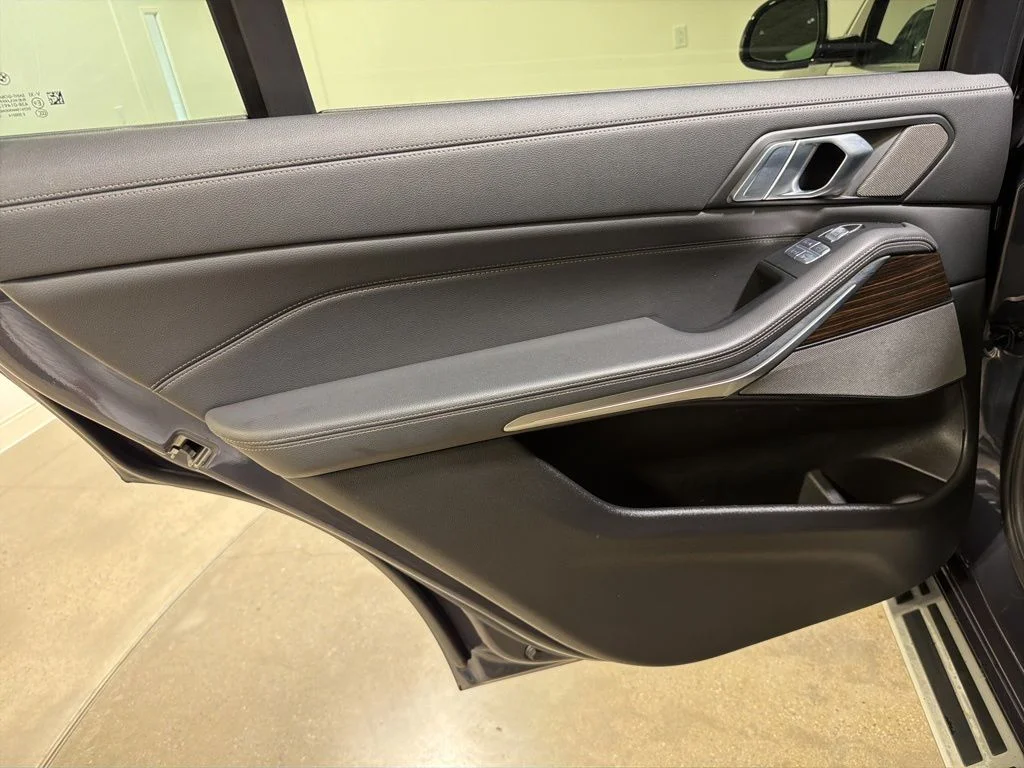Used 2020 Gray Metallic BMW xDrive40i image 19