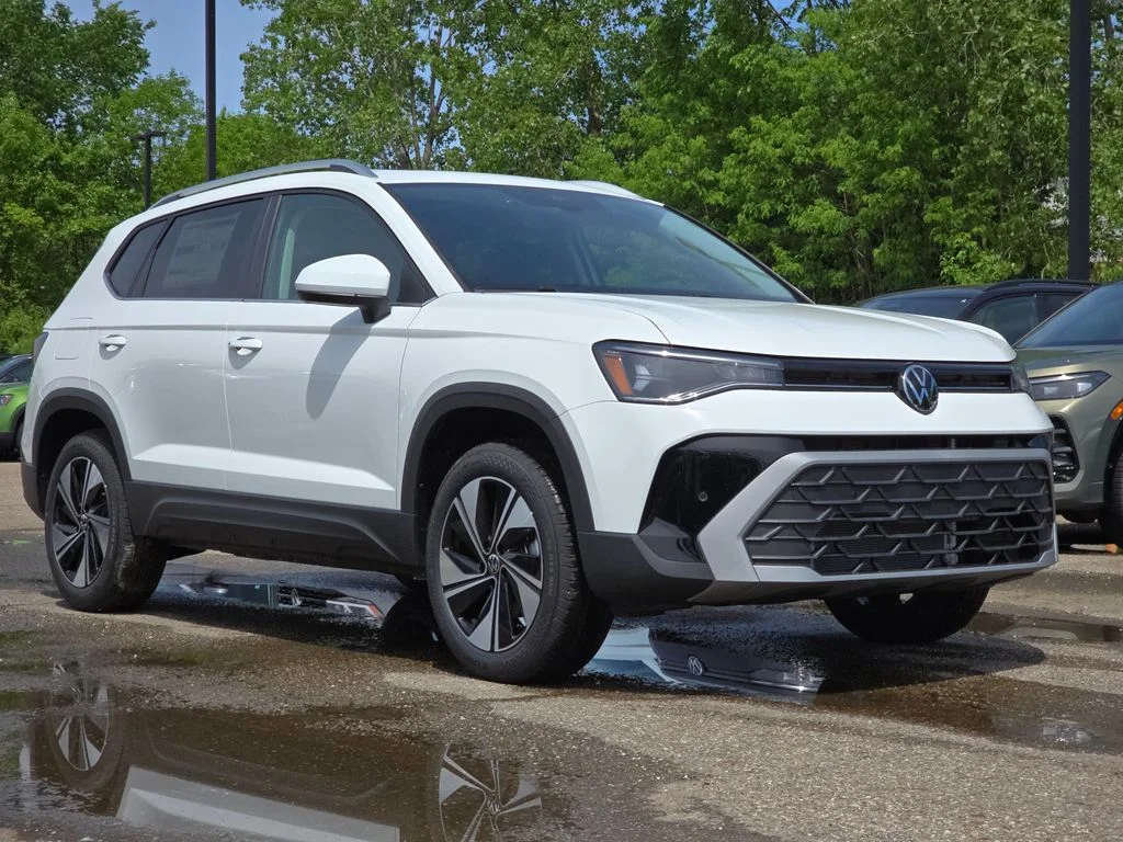 New 2026 Pure White Volkswagen 1.5T SE image 2