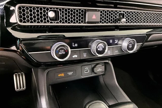 Used 2022  Honda Sport image 13