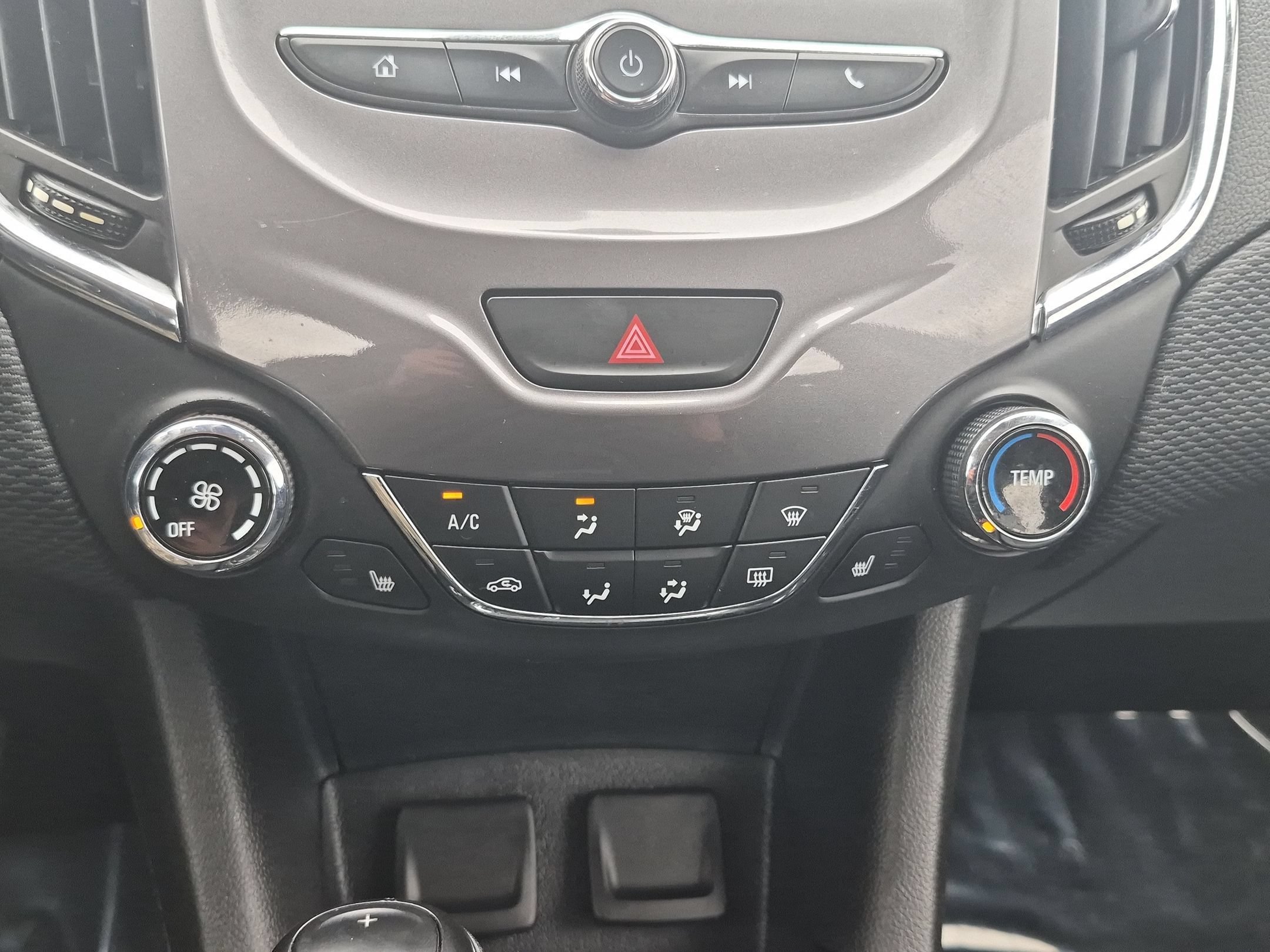Used 2016 Tungsten Metallic Chevrolet LT image 21