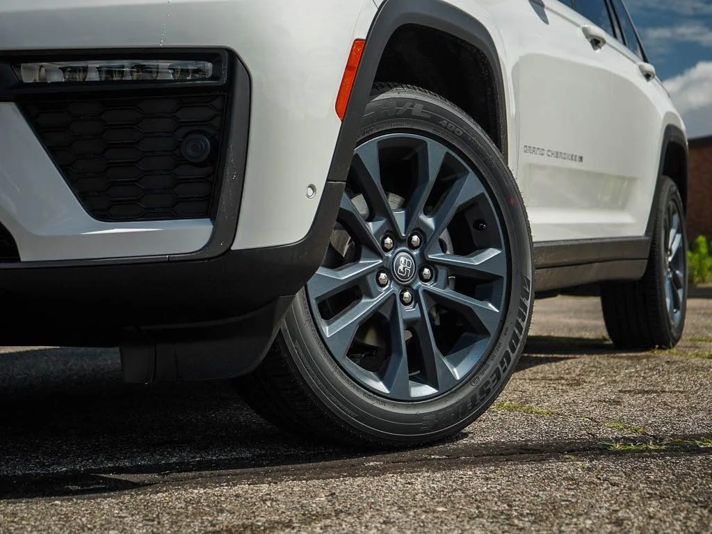 New 2026 Bright White Clearcoat Jeep Limited image 5