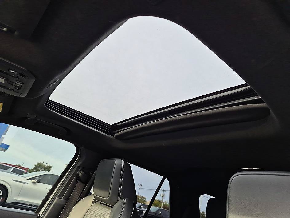 Used 2025 Cutting Edge Toyota SR5 image 28