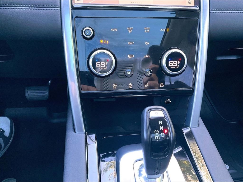 Used 2023 White Land Rover S image 27