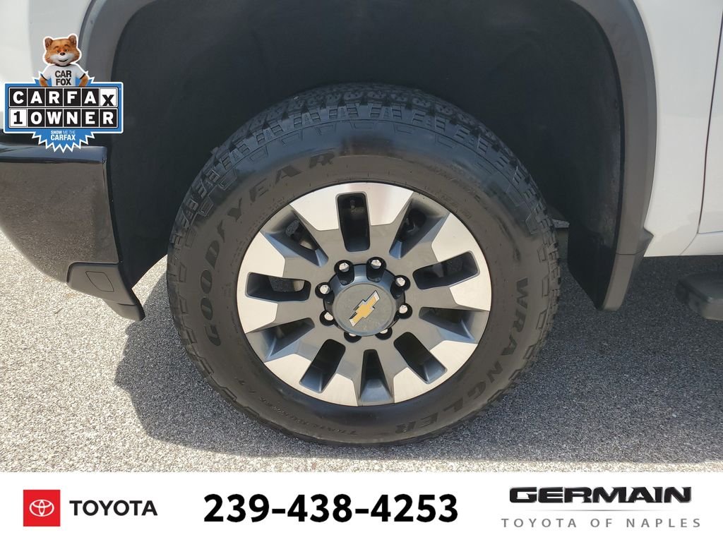 Used 2024 White Chevrolet Custom image 13