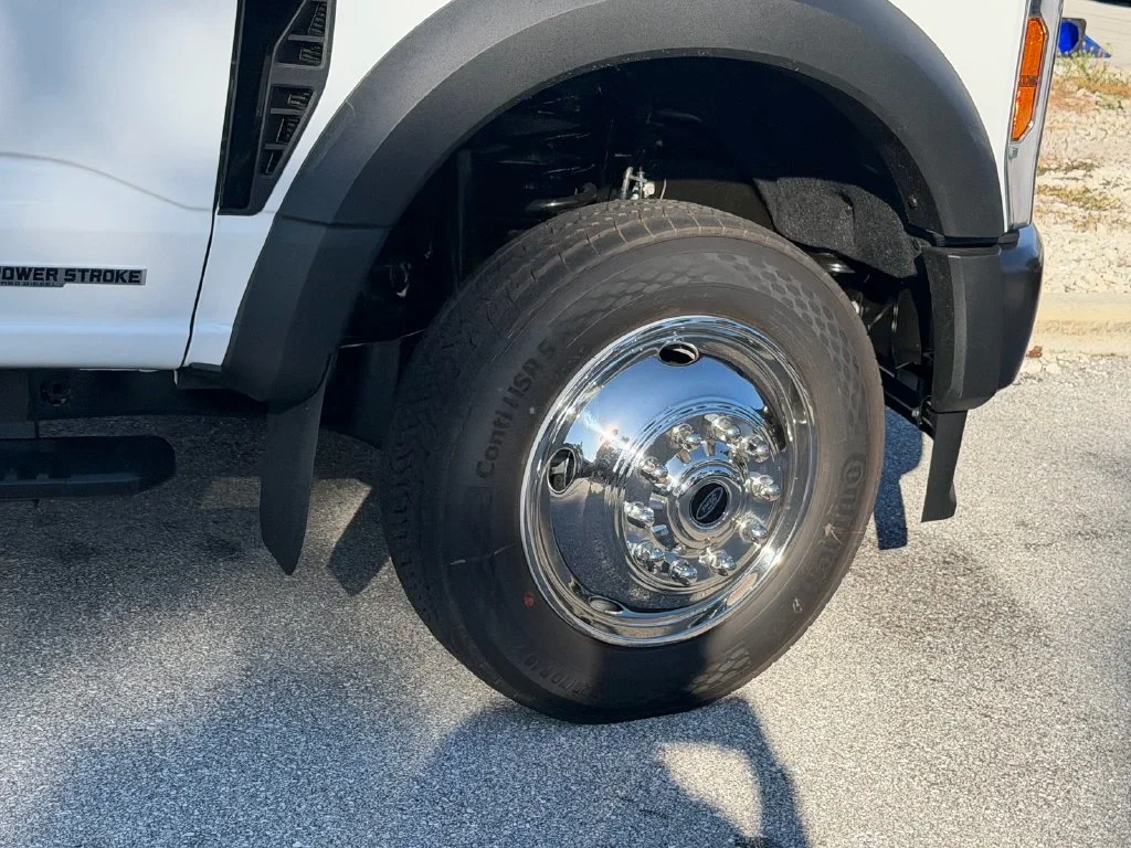 New 2027 White Ford XL image 9