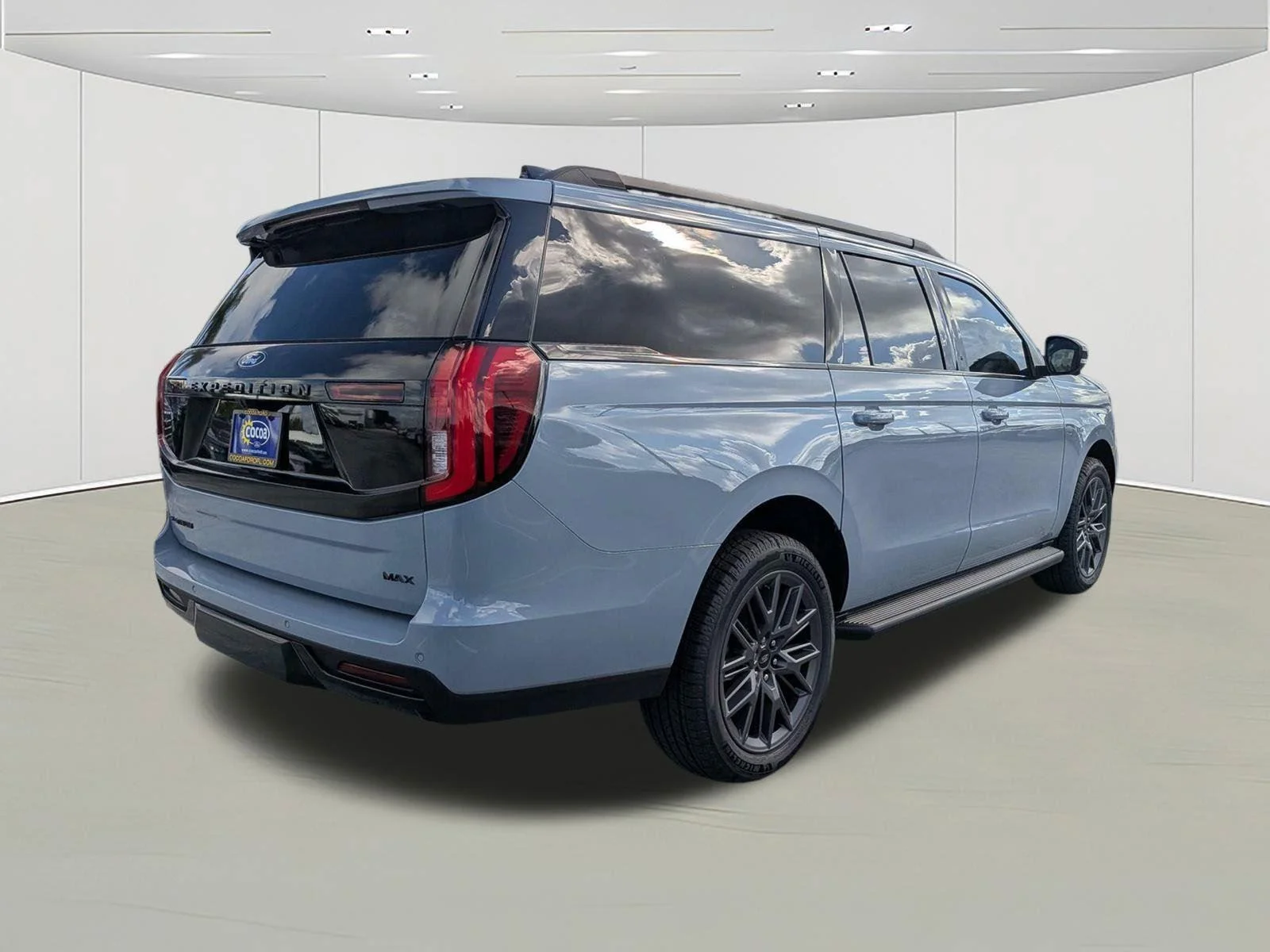 New 2026 Glacier Gray Metallic Tri-Coat Ford MAX Platinum® image 3