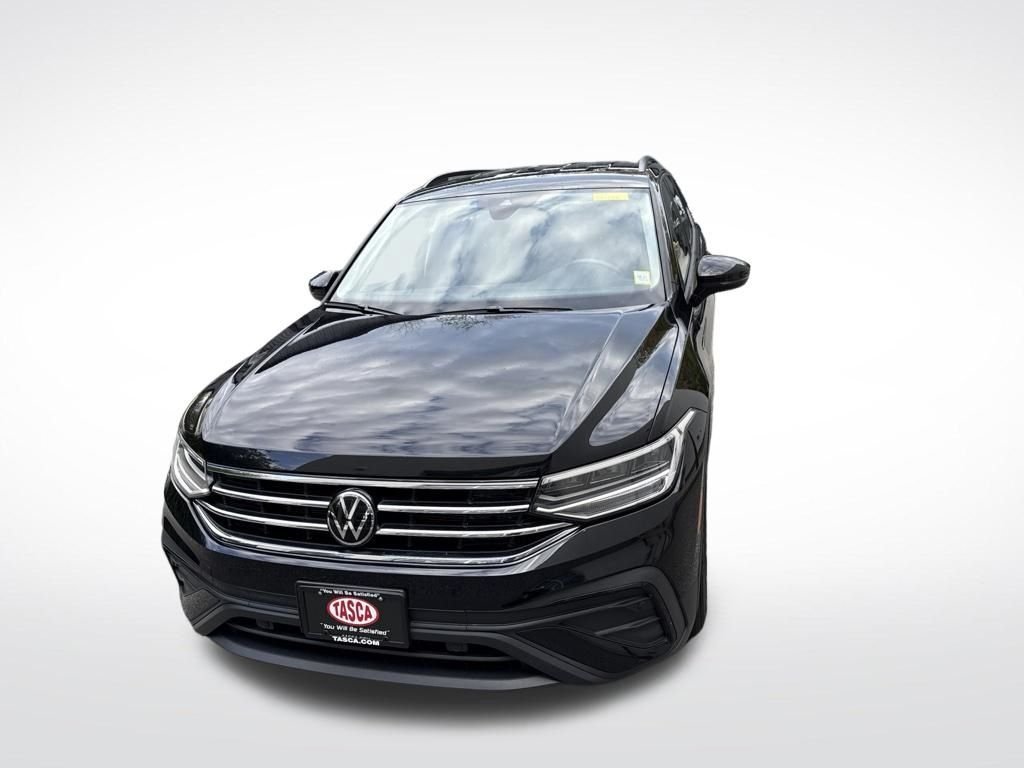 Used 2024  Volkswagen 2.0T S image 2