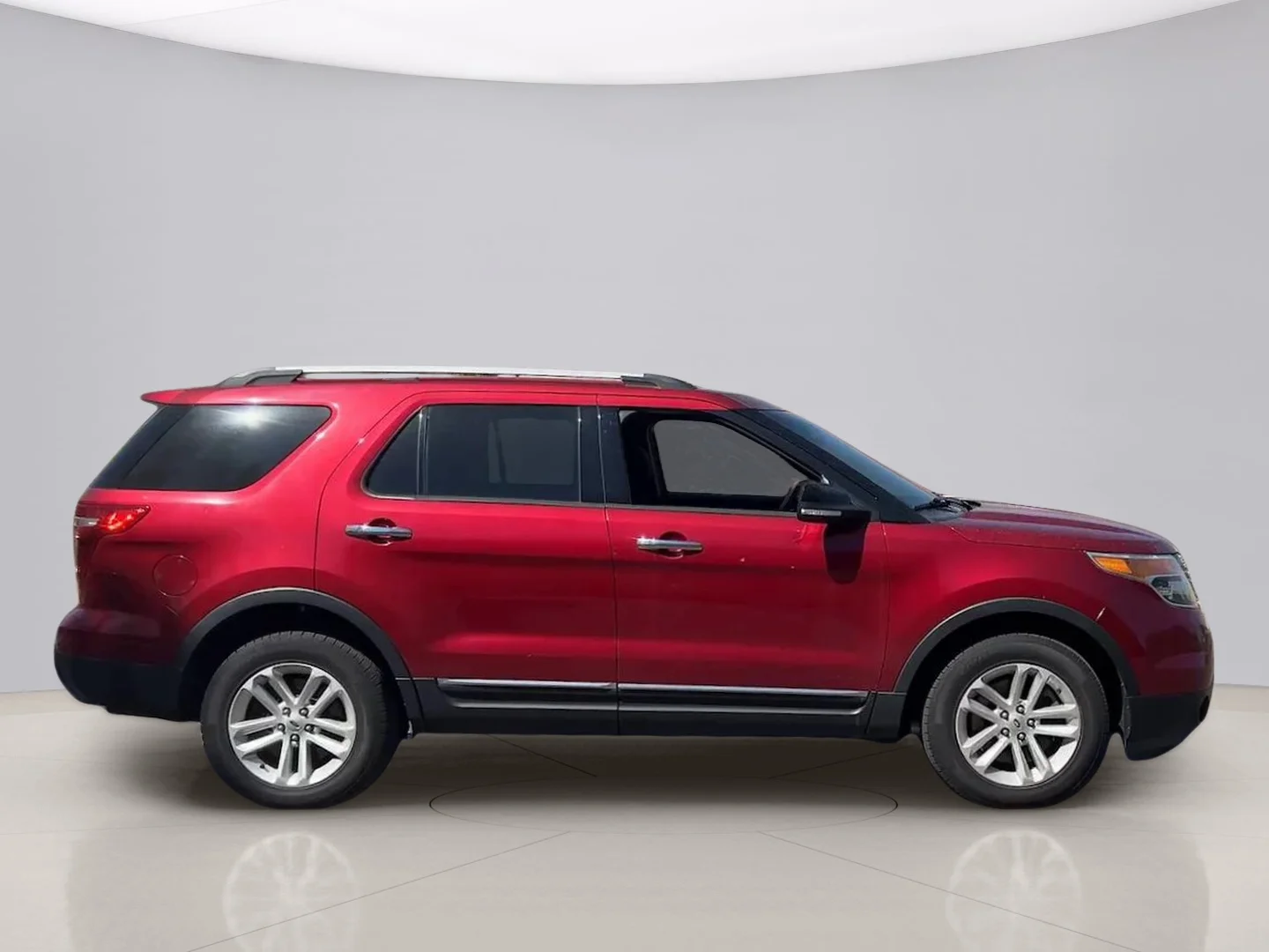 Used 2014 Red Ford XLT 4WD image 6