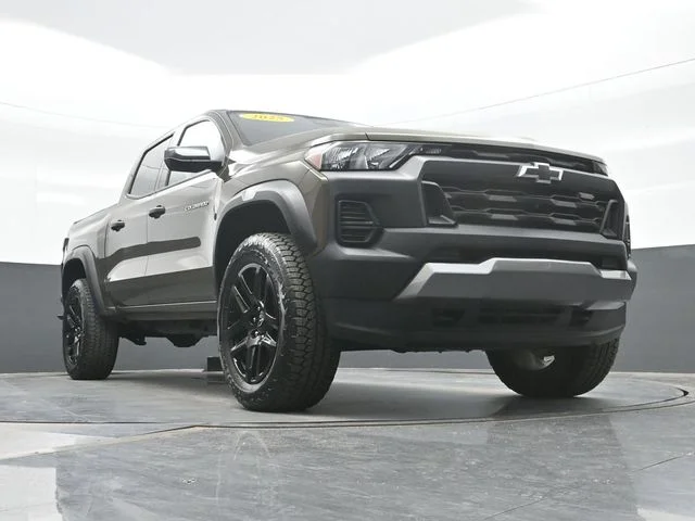 Used 2025 Brown Chevrolet Trail Boss image 22