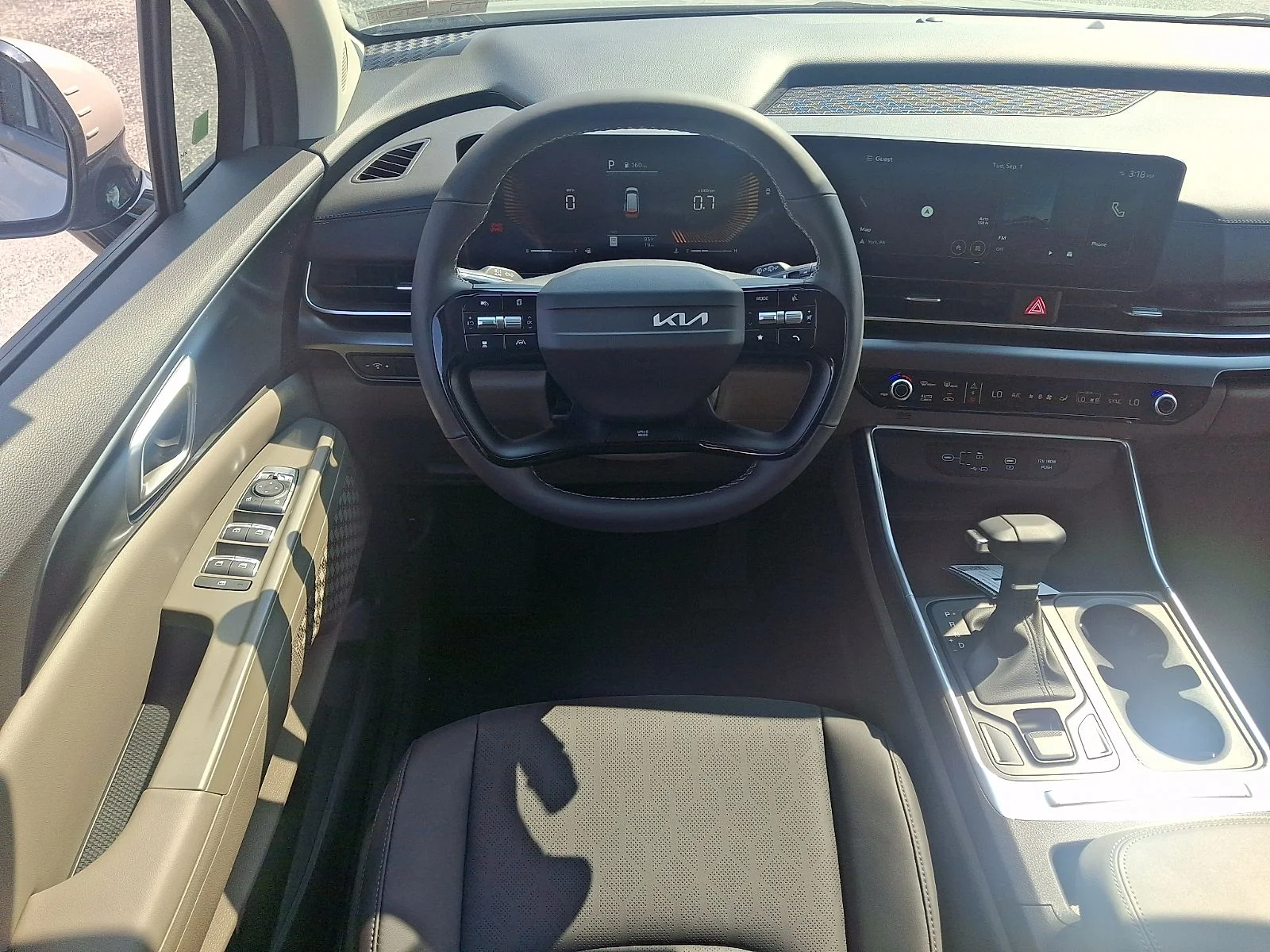 New 2027 White Kia LXS image 10
