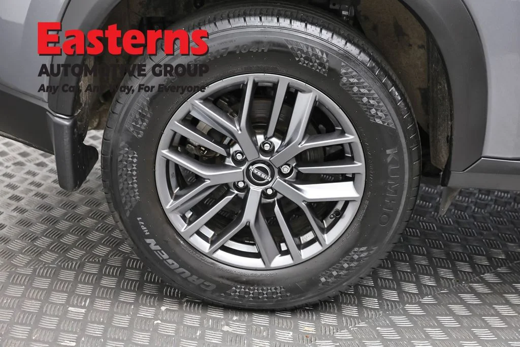 Used 2023 Gray Nissan S image 30