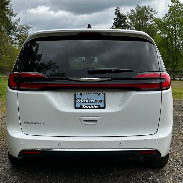 Used 2023 Bright White Clearcoat Chrysler Touring L image 9