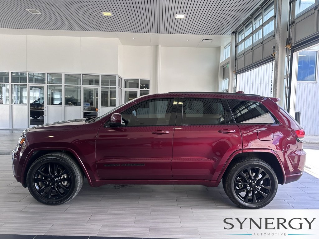 Used 2020 Velvet Red Pearlcoat Jeep Altitude image 10