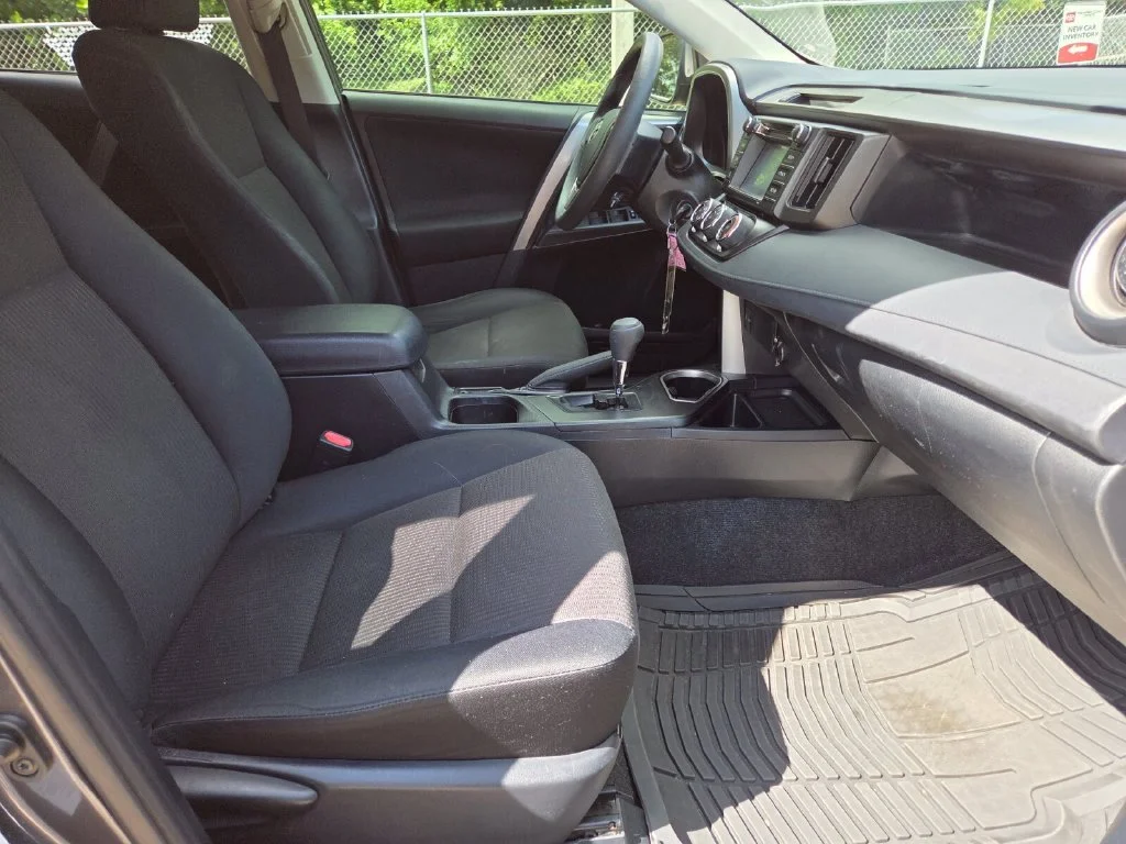 Used 2016 Gray Toyota LE image 14