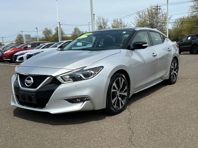 Used 2018 Silver Nissan Platinum image 5
