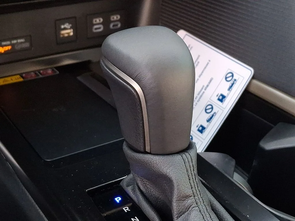 2026 Toyota Camry SE - Photo 18