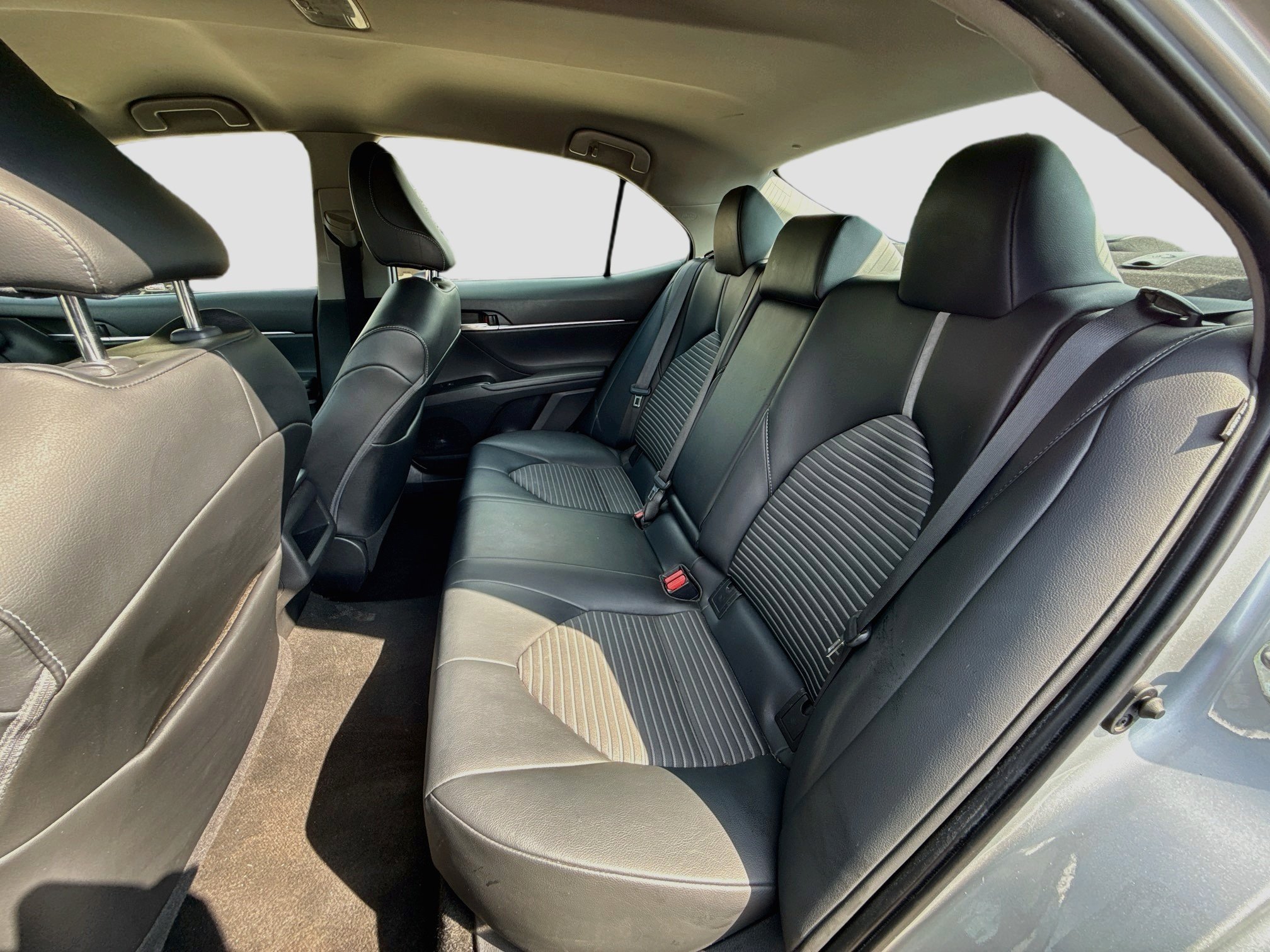 Used 2020 Celestial Silver Metallic Toyota SE image 22