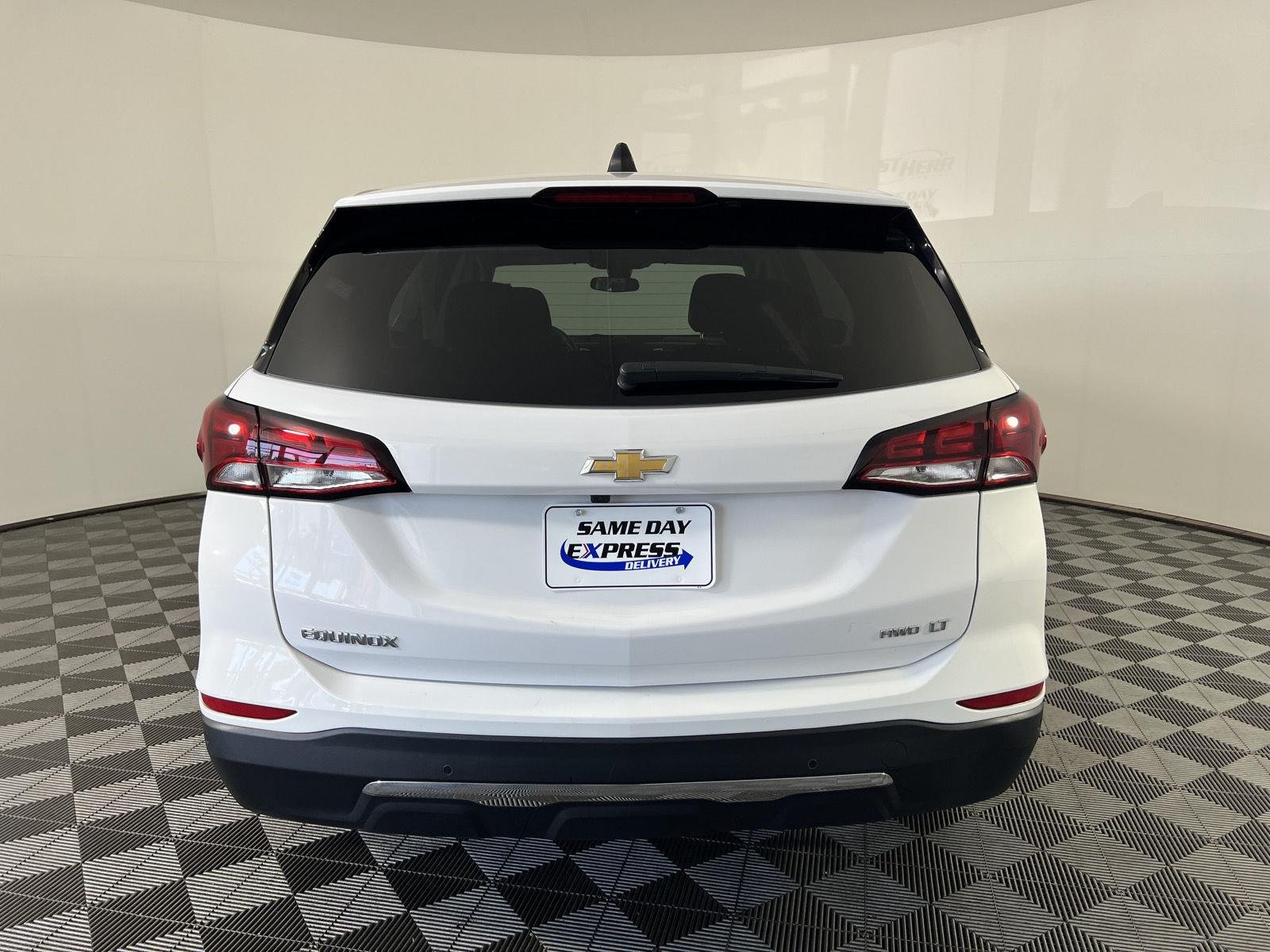 Used 2022 Summit White Chevrolet LT image 25
