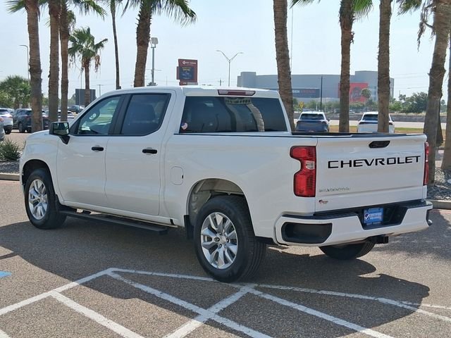 Used 2023 White Chevrolet Custom image 4