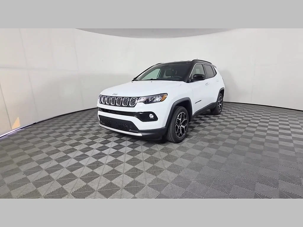 New 2026 Bright White Clear-Coat Exterior Paint Jeep Limited image 36