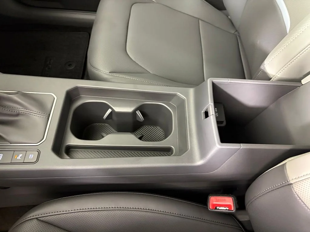 New 2027 Snow White Pearl Kia EX image 35