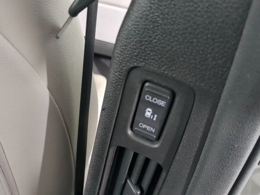 Used 2018 Black Honda EX-L image 25