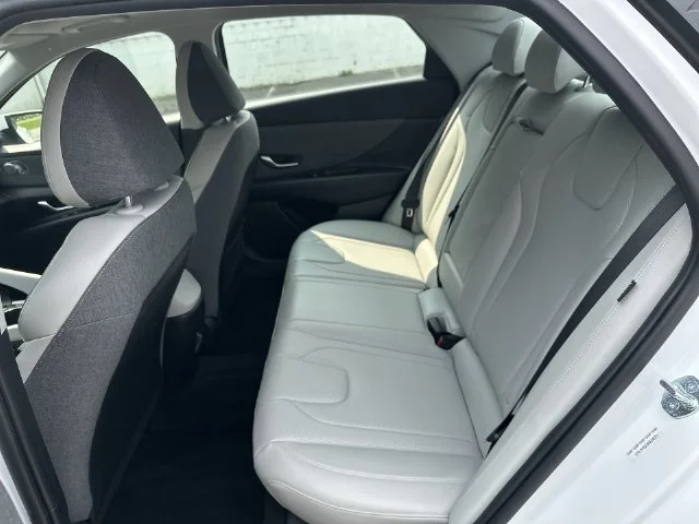 Used 2025 White Hyundai Limited image 34