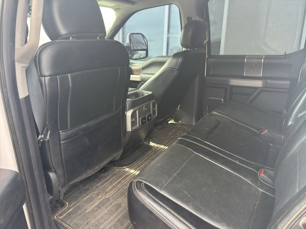 Used 2018 White Platinum Metallic Tri-Coat Ford LARIAT image 4