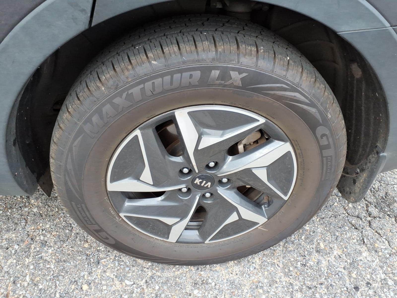 Used 2021 Platinum Graphite Kia EX image 8