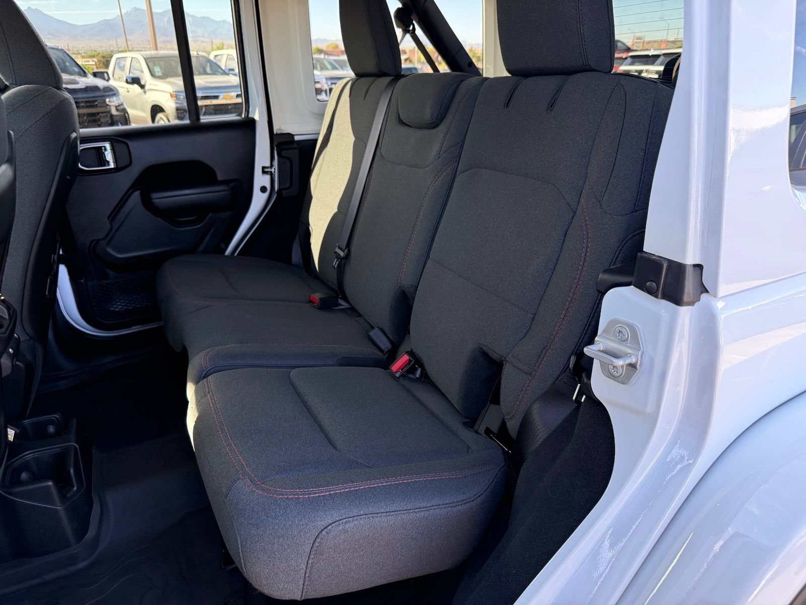 2025 Jeep Wrangler 4-Door Rubicon - Photo 31