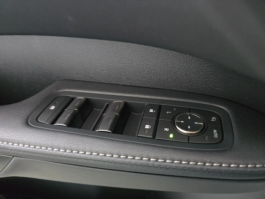 New 2026 Eminent White Pearl Lexus PREMIUM image 26