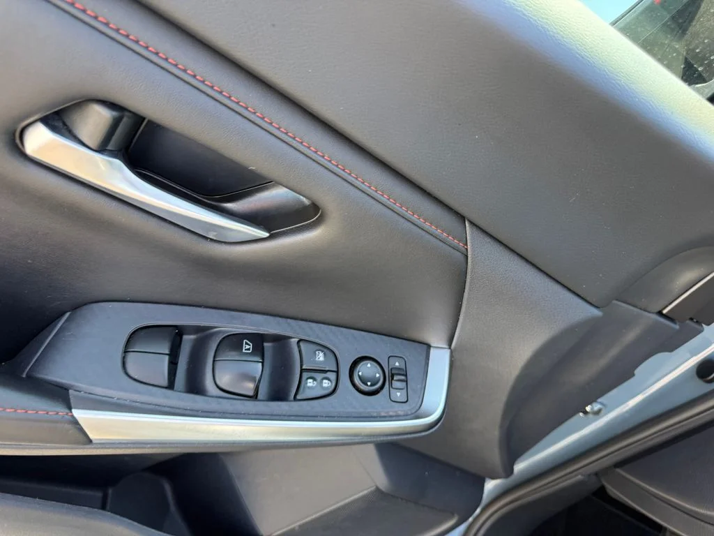 Used 2025 Gray Nissan SR image 6