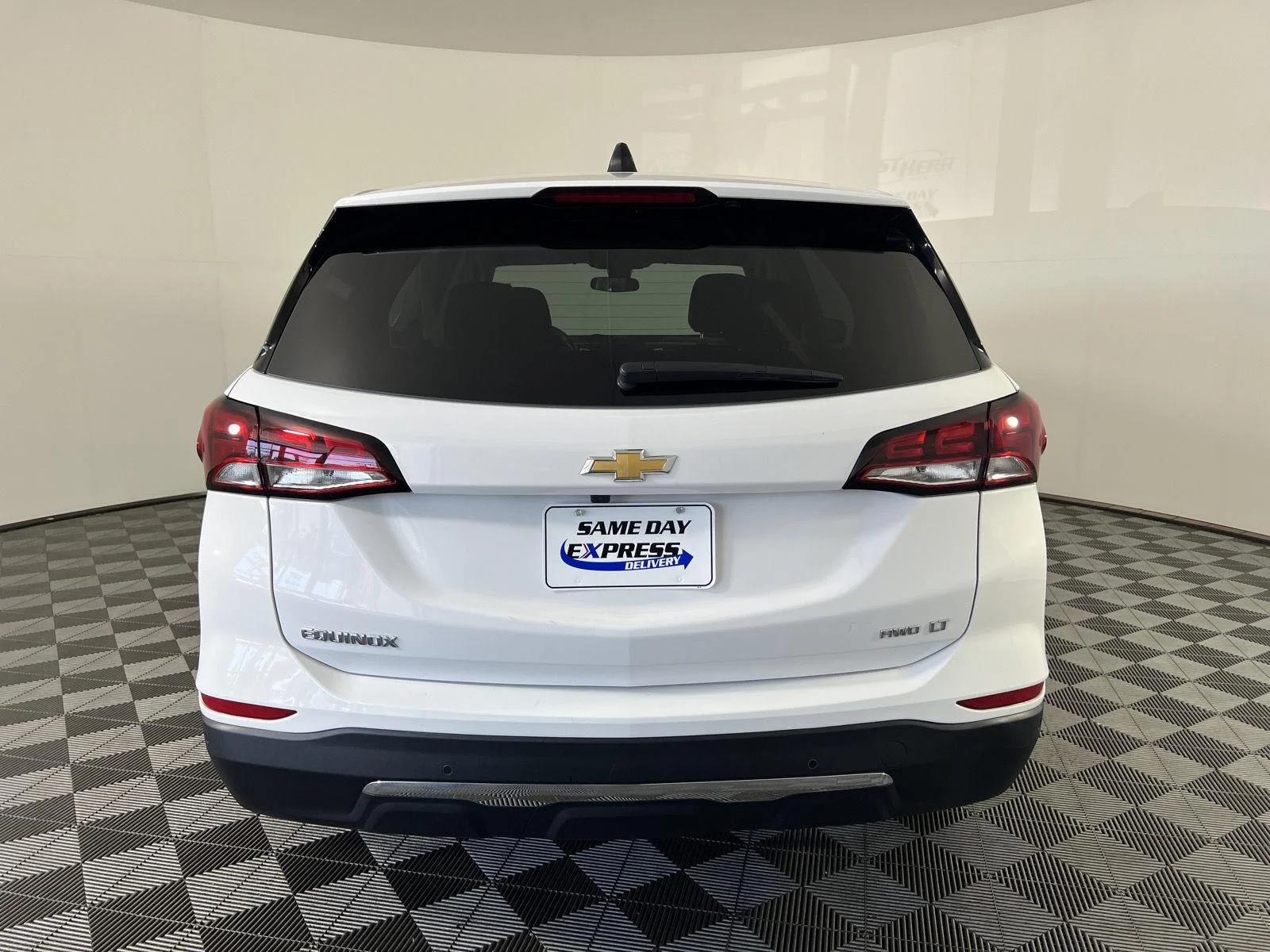 Used 2022 Summit White Chevrolet LT image 25