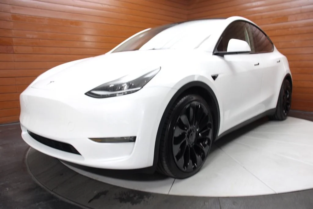 Used 2022 Pearl White Multi-Coat Tesla Performance image 1