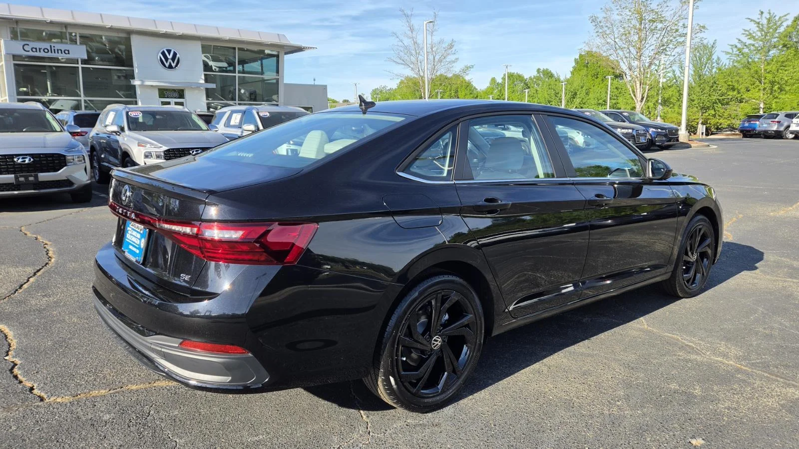 New 2026 Deep Black Pearl Volkswagen SE image 7
