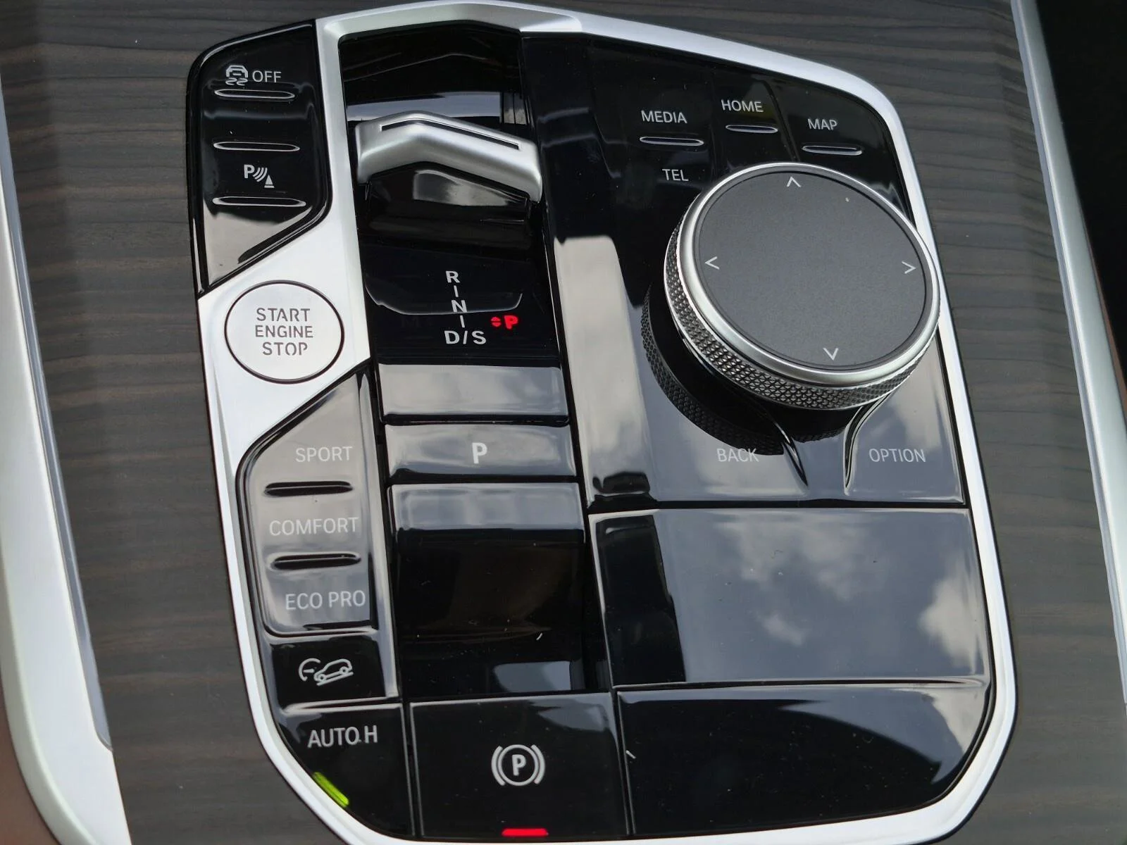 New 2026 Brooklyn Grey Metallic BMW xDrive40i image 25