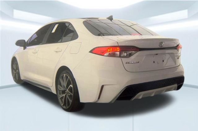 Used 2021 White Toyota SE image 23