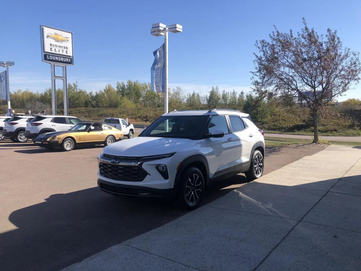 New 2026 White Chevrolet Awd 4dr Activ image 4