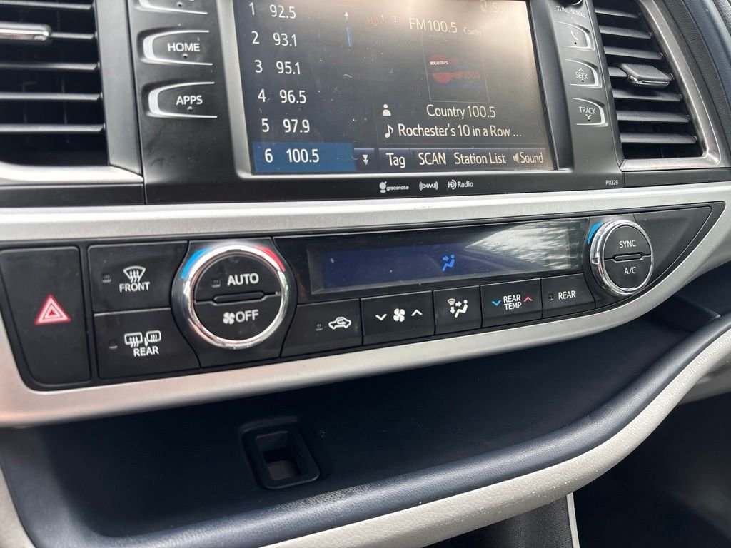 Used 2018 White Toyota LE image 32