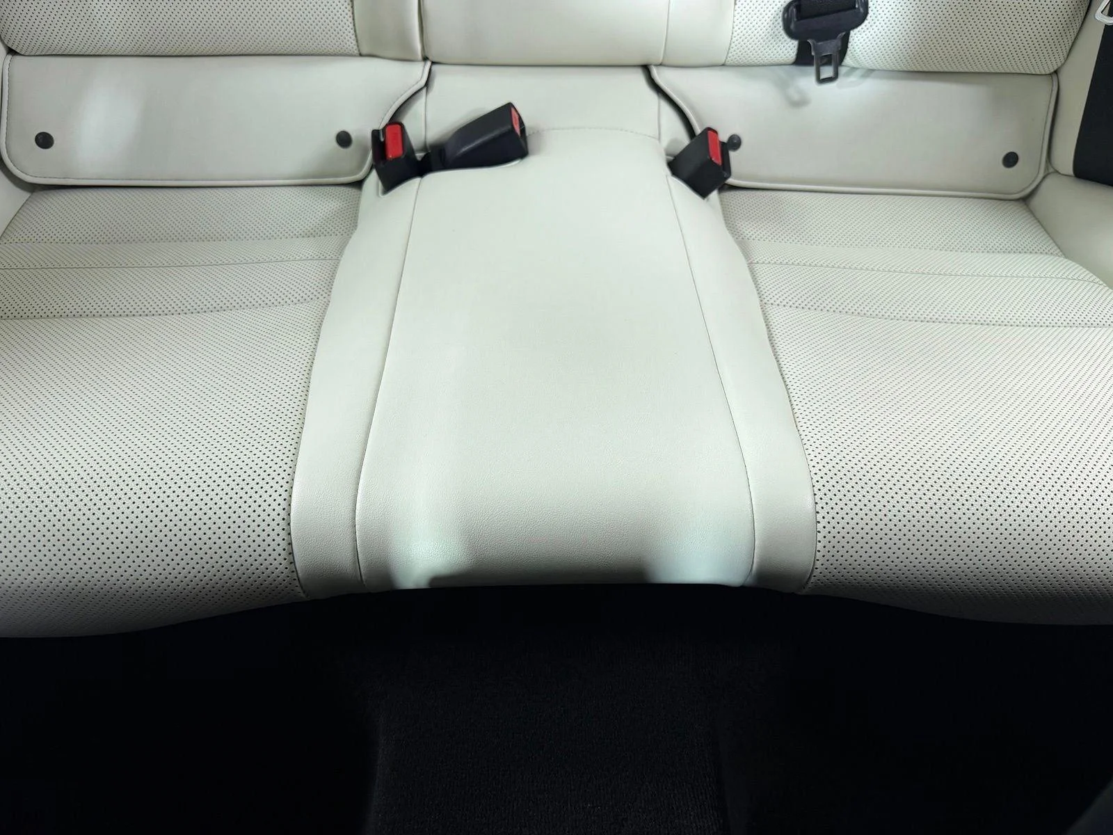 Used 2022 Atomic Silver Lexus IS 350 F SPORT image 34