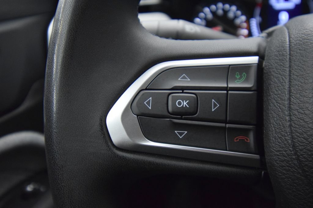 Used 2022 Black Jeep Latitude image 27