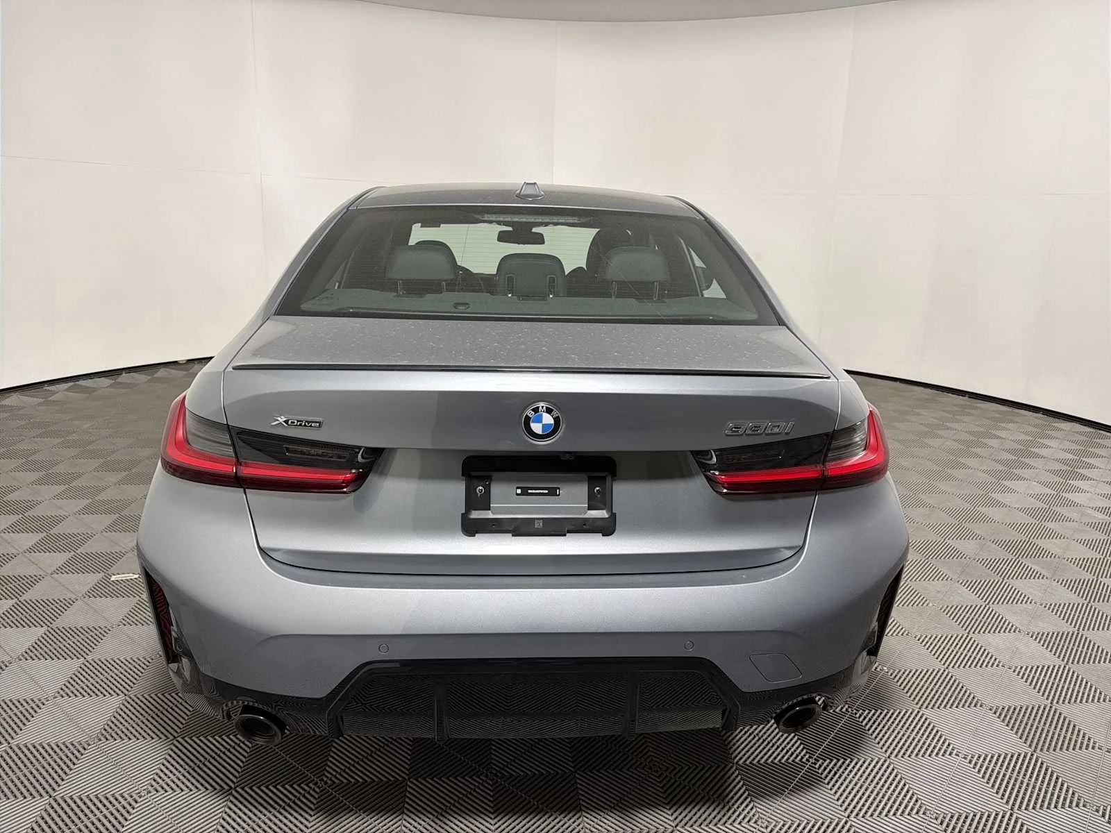 New 2026 Skyscraper Grey Metallic BMW 330i xDrive image 2