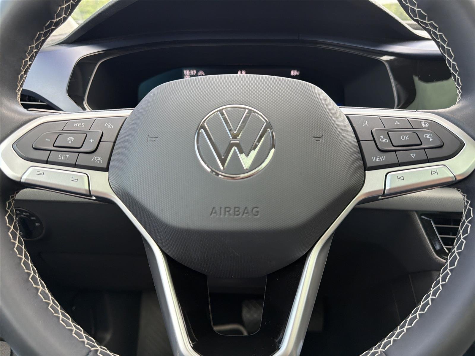 Used 2023 Pure Gray Volkswagen SE image 11