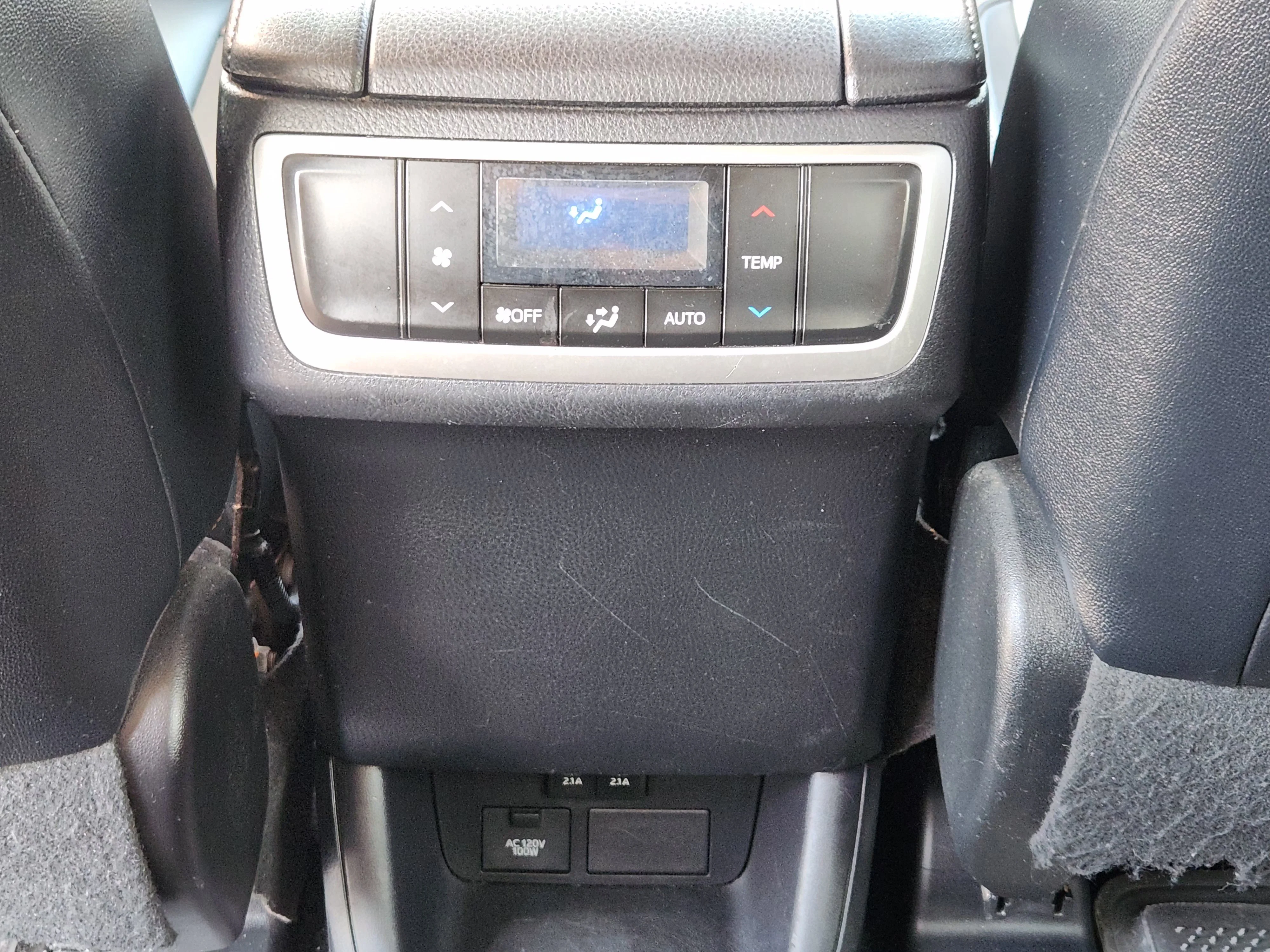 Used 2017 White Toyota XLE image 32