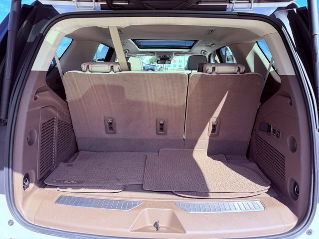Used 2024 White GMC Denali image 10