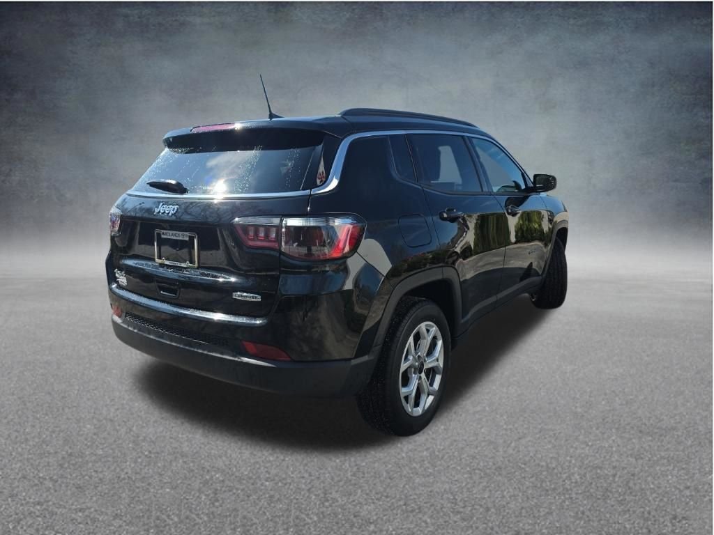 Used 2025 Black Jeep Latitude image 3