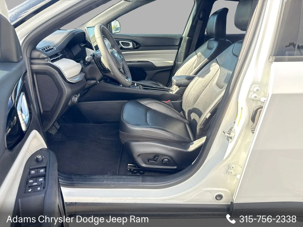 Used 2025 White Jeep Limited image 14