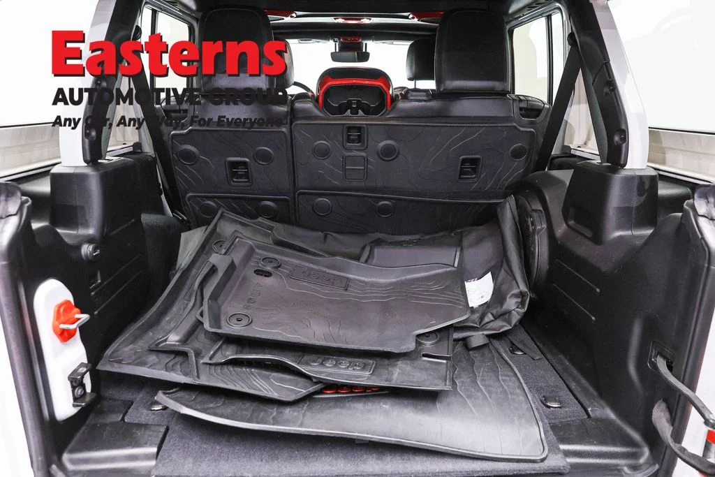 Used 2020 White Jeep Unlimited Rubicon image 9