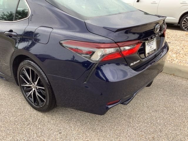2021 Toyota Camry SE - Photo 31