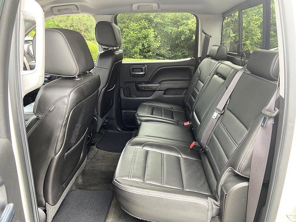 Used 2015 White Diamond Tricoat GMC Denali image 12